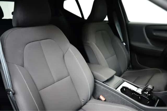 Volvo XC40 (2023) thumbnail 6