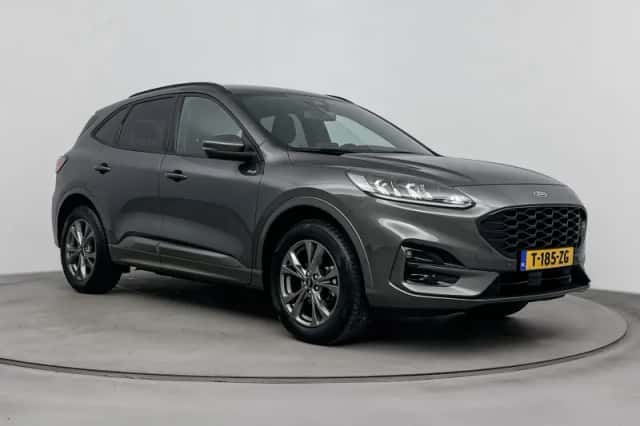 Ford Kuga (2023) thumbnail 2