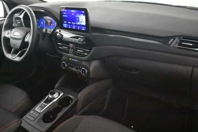Ford Kuga (2023) thumbnail 6