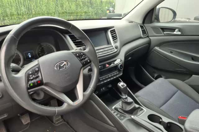 Hyundai Tucson (2018) thumbnail 2