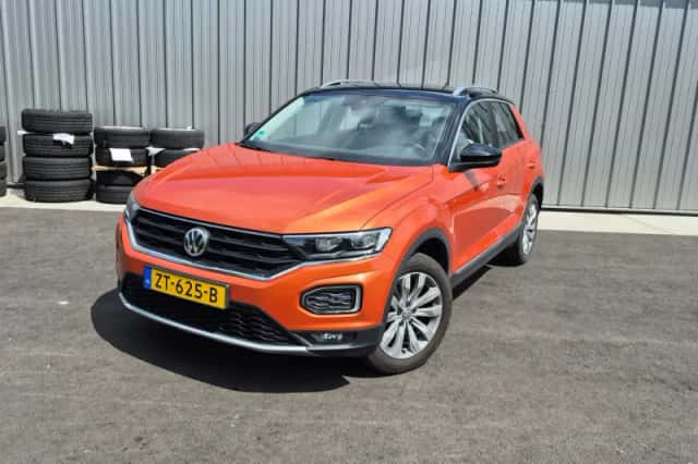 Volkswagen T-Roc (2019) thumbnail 1