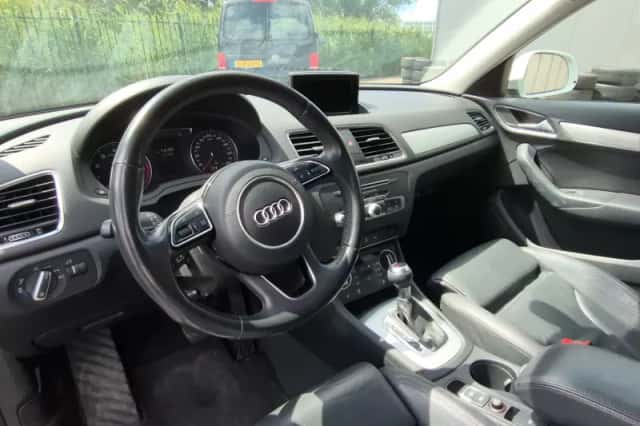 Audi Q3 (2016) thumbnail 2