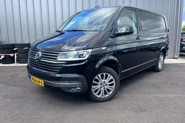 Volkswagen Transporter (2021) thumbnail 1