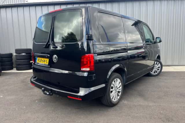 Volkswagen Transporter (2021) thumbnail 2