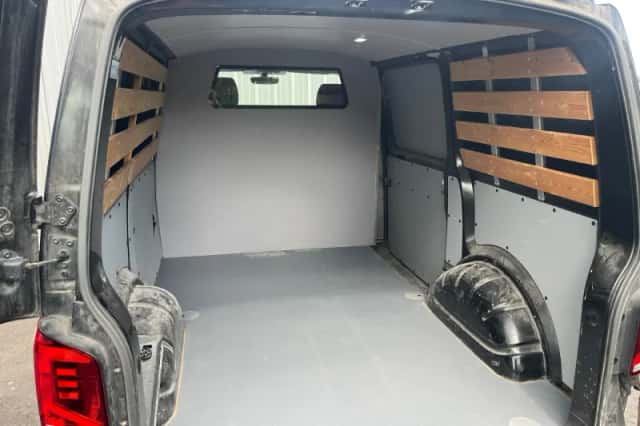 Volkswagen Transporter (2021) thumbnail 5