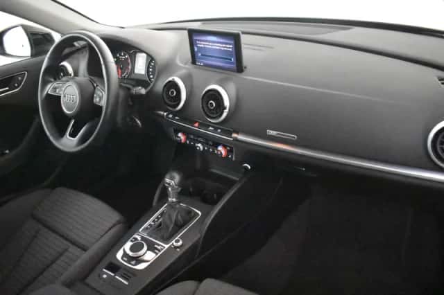 Audi A3 (2018) thumbnail 6