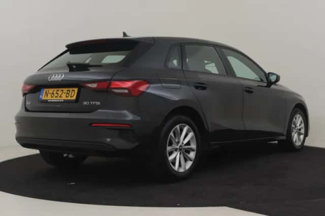 Audi A3 (2021) thumbnail 2