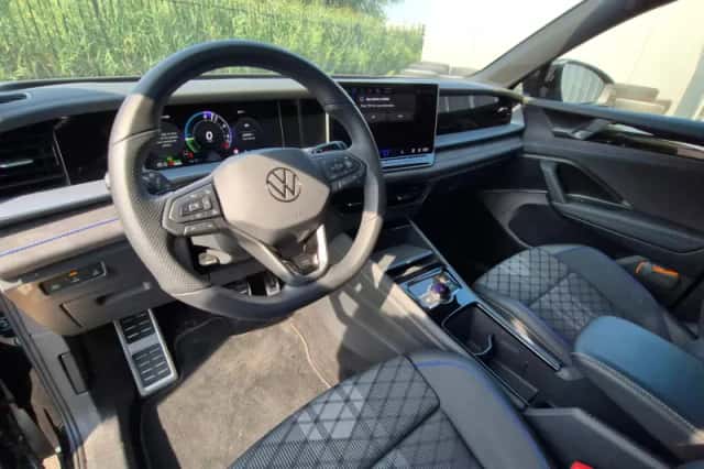 Volkswagen Tayron (2025) thumbnail 2