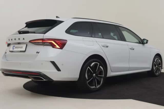 Škoda Octavia (2022) thumbnail 2