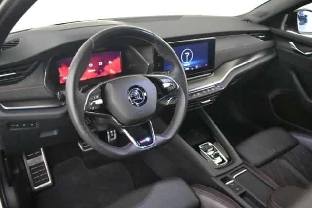 Škoda Octavia (2022) thumbnail 4