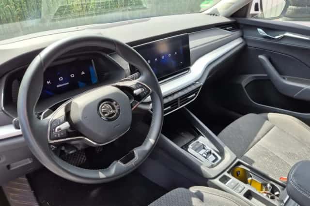 Škoda Octavia (2022) thumbnail 2