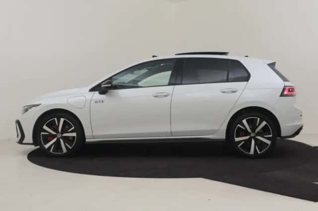 Volkswagen Golf (2025) thumbnail 3
