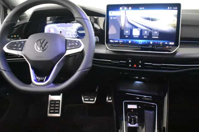 Volkswagen Golf (2025) thumbnail 5