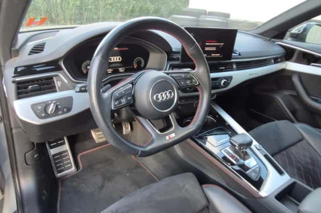 Audi A4 (2021) thumbnail 2