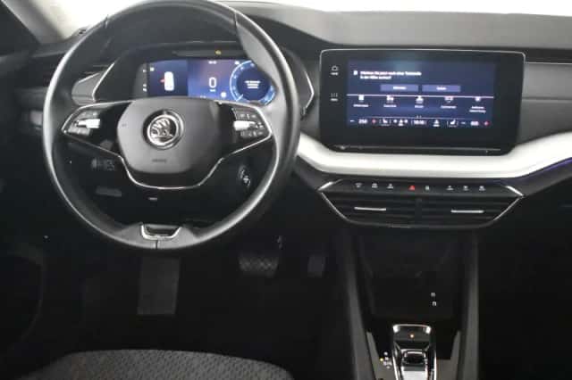 Škoda Octavia (2022) thumbnail 5