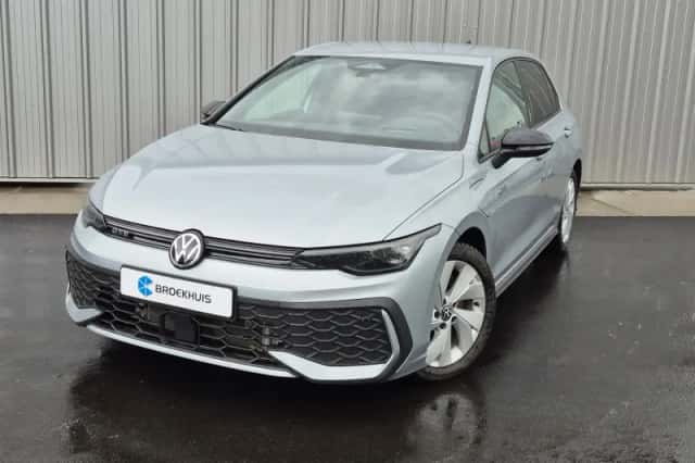 Volkswagen Golf (2025) thumbnail 1