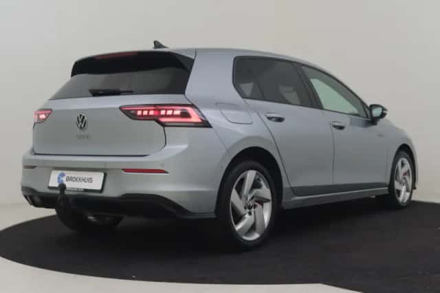 Volkswagen Golf (2025) thumbnail 2