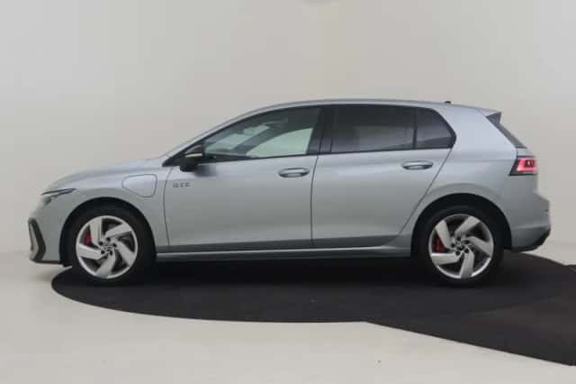 Volkswagen Golf (2025) thumbnail 3