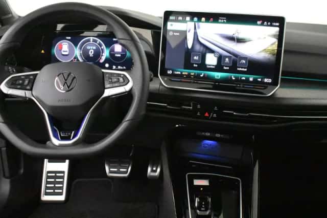 Volkswagen Golf (2025) thumbnail 5