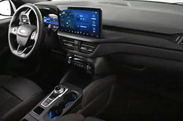 Ford Kuga (2025) thumbnail 6