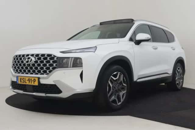 Hyundai Santa Fe (2023) thumbnail 1
