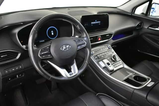 Hyundai Santa Fe (2023) thumbnail 4