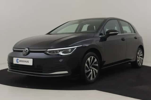 Volkswagen Golf (2024) thumbnail 1