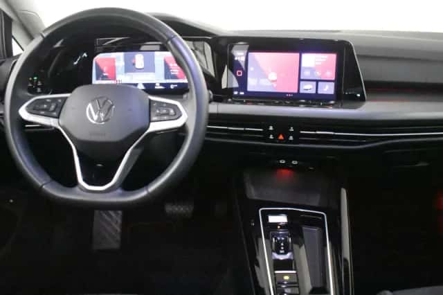 Volkswagen Golf (2024) thumbnail 5