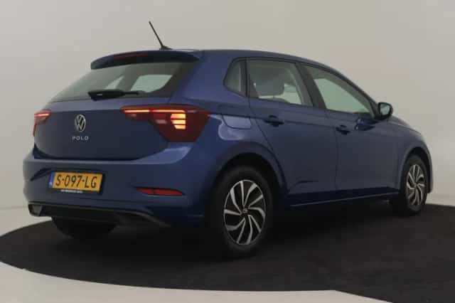 Volkswagen Polo (2023) thumbnail 2