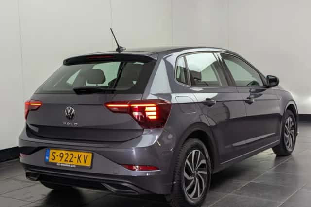 Volkswagen Polo (2023) thumbnail 2