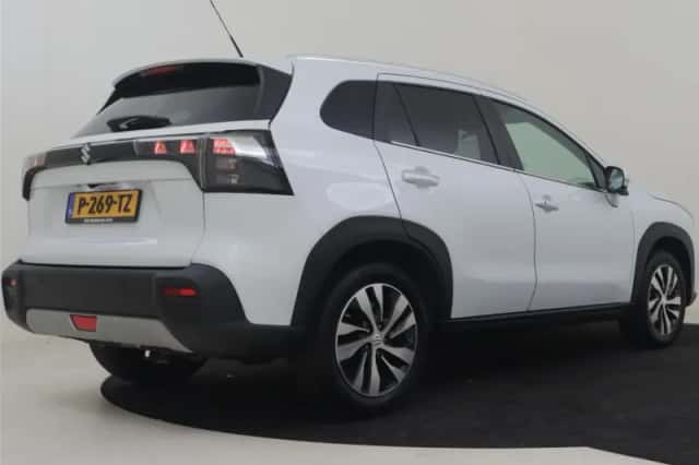 Suzuki S-Cross (2022) thumbnail 2