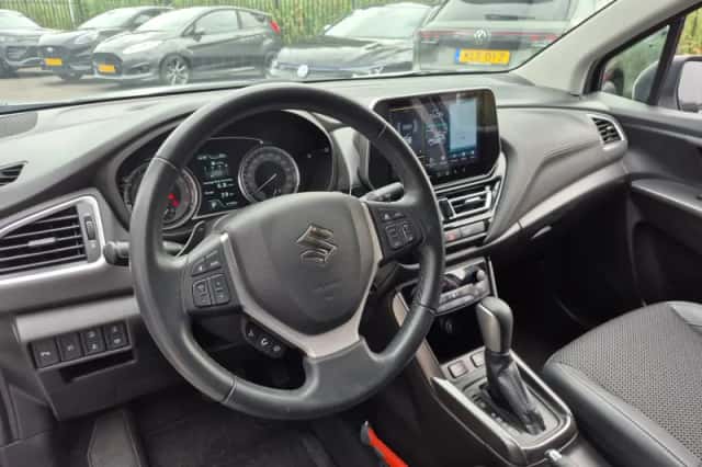 Suzuki S-Cross (2022) thumbnail 2