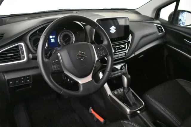 Suzuki S-Cross (2022) thumbnail 4