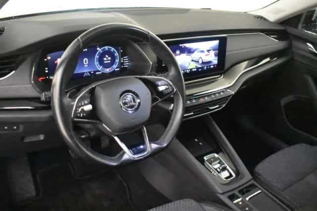 Škoda Octavia (2022) thumbnail 4
