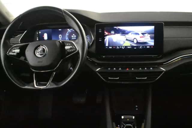 Škoda Octavia (2022) thumbnail 5