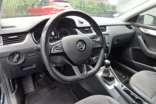 Škoda Octavia (2017) thumbnail 2