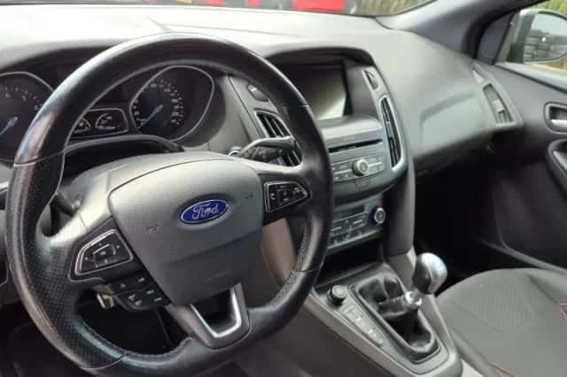 Ford Focus (2017) thumbnail 2