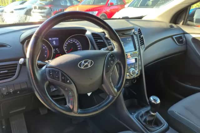Hyundai i30 (2016) thumbnail 3
