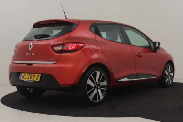 Renault Clio (2015) thumbnail 2