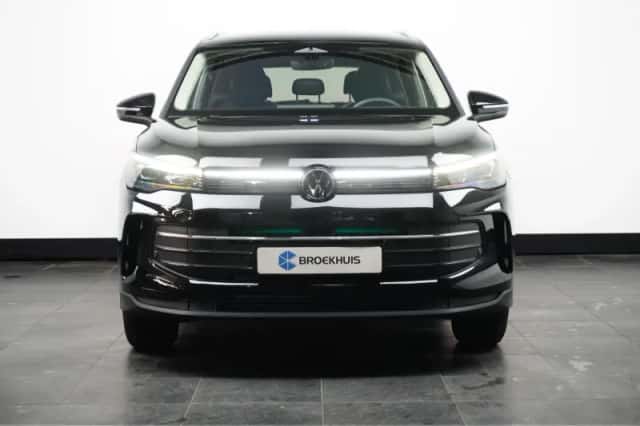Volkswagen Tiguan (2025) thumbnail 2