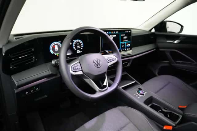 Volkswagen Tiguan (2025) thumbnail 18