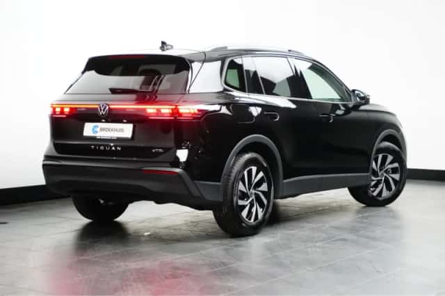 Volkswagen Tiguan (2025) thumbnail 4