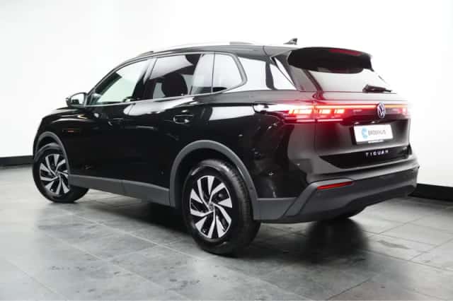 Volkswagen Tiguan (2025) thumbnail 5