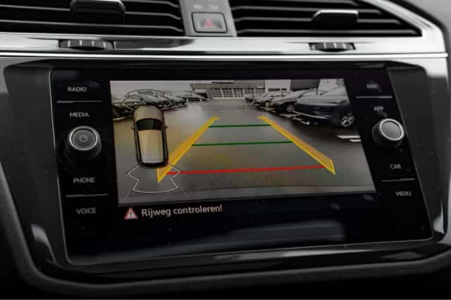 Volkswagen Tiguan (2023) thumbnail 25