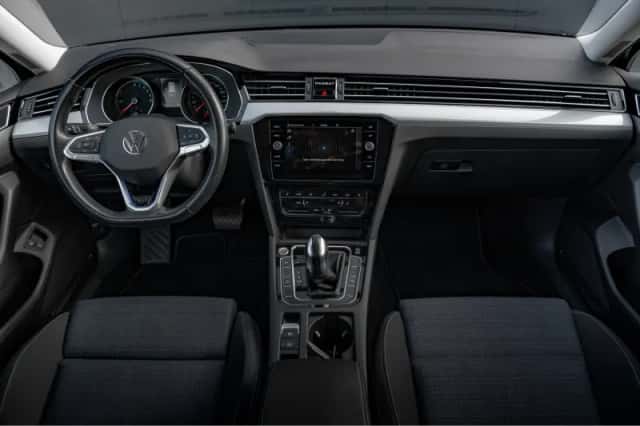 Volkswagen Passat (2021) thumbnail 11