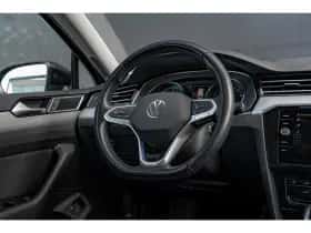 Volkswagen Passat (2021) thumbnail 12