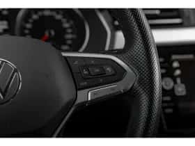 Volkswagen Passat (2021) thumbnail 16