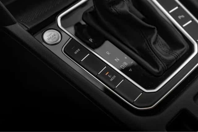 Volkswagen Passat (2021) thumbnail 17