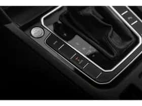Volkswagen Passat (2021) thumbnail 17