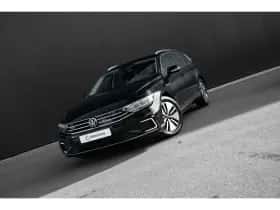 Volkswagen Passat (2021) thumbnail 3
